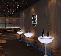 Стол светящийся квадратный на металическом основании 60х60х106 Стол светящийся квадратный на металическом основании 60х60х106