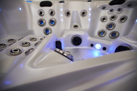 Гидромассажный СПА бассейн Joyee SPA London